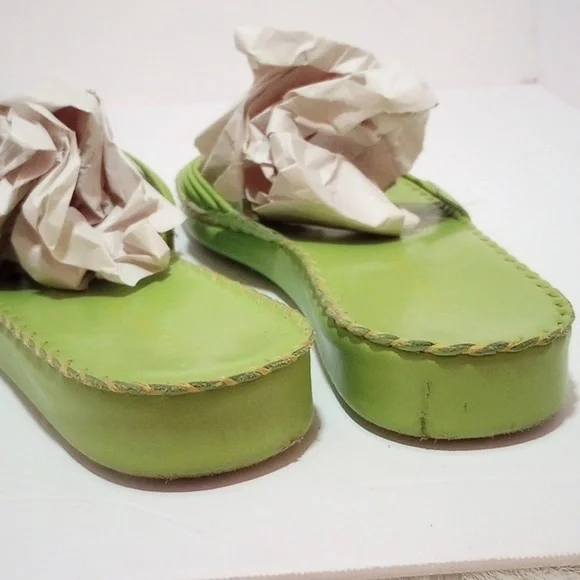 Gianni Bini Lime Green leather strap sandals. Stitched design. Size 8 - Picture 8 of 9